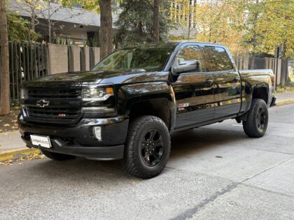 CHEVROLET SILVERADO 5.3 4X4 LTZ MIDNIGHT AÑO 2018 114.028 KMS