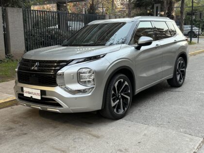 MITSUBISHI OUTLANDER GLS LIMITED 2.5 4X4 AÑO 2025 1.653 KMS