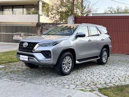 TOYOTA FORTUNER 2.7 SRX 4X2 64.122 KMS AÑO 2022