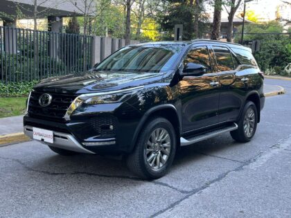TOYOTA FORTUNER 2.8D SRX 4WD 83.852 KMS AÑO 2022