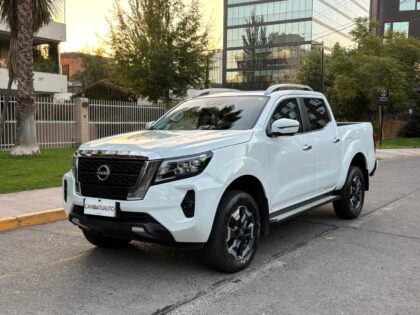 NISSAN NAVARA 2.3 PLATINUM 4X4 AT 96.630 KMS AÑO 2O23