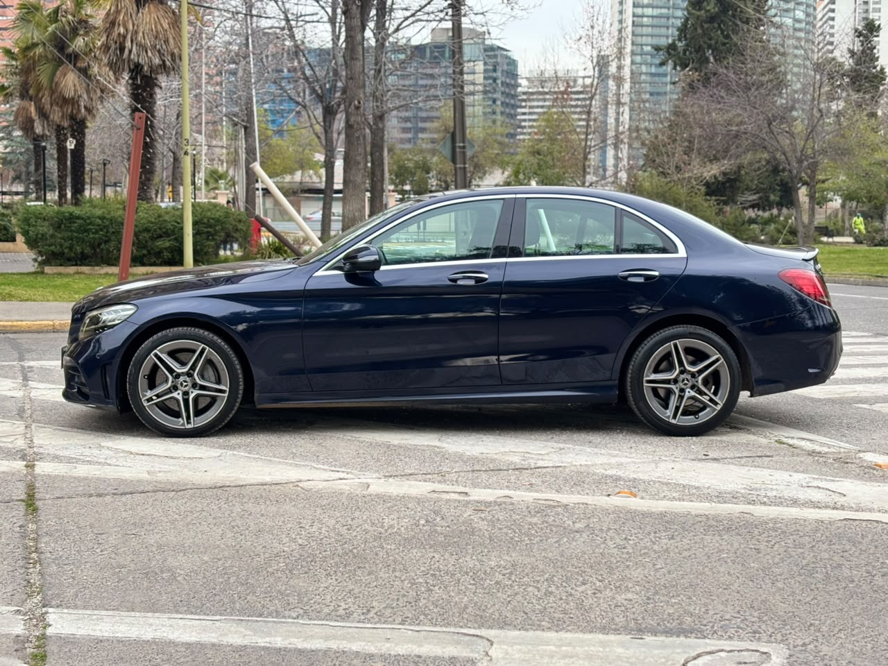 Mercedes-Benz C300 — foto 7 de 28