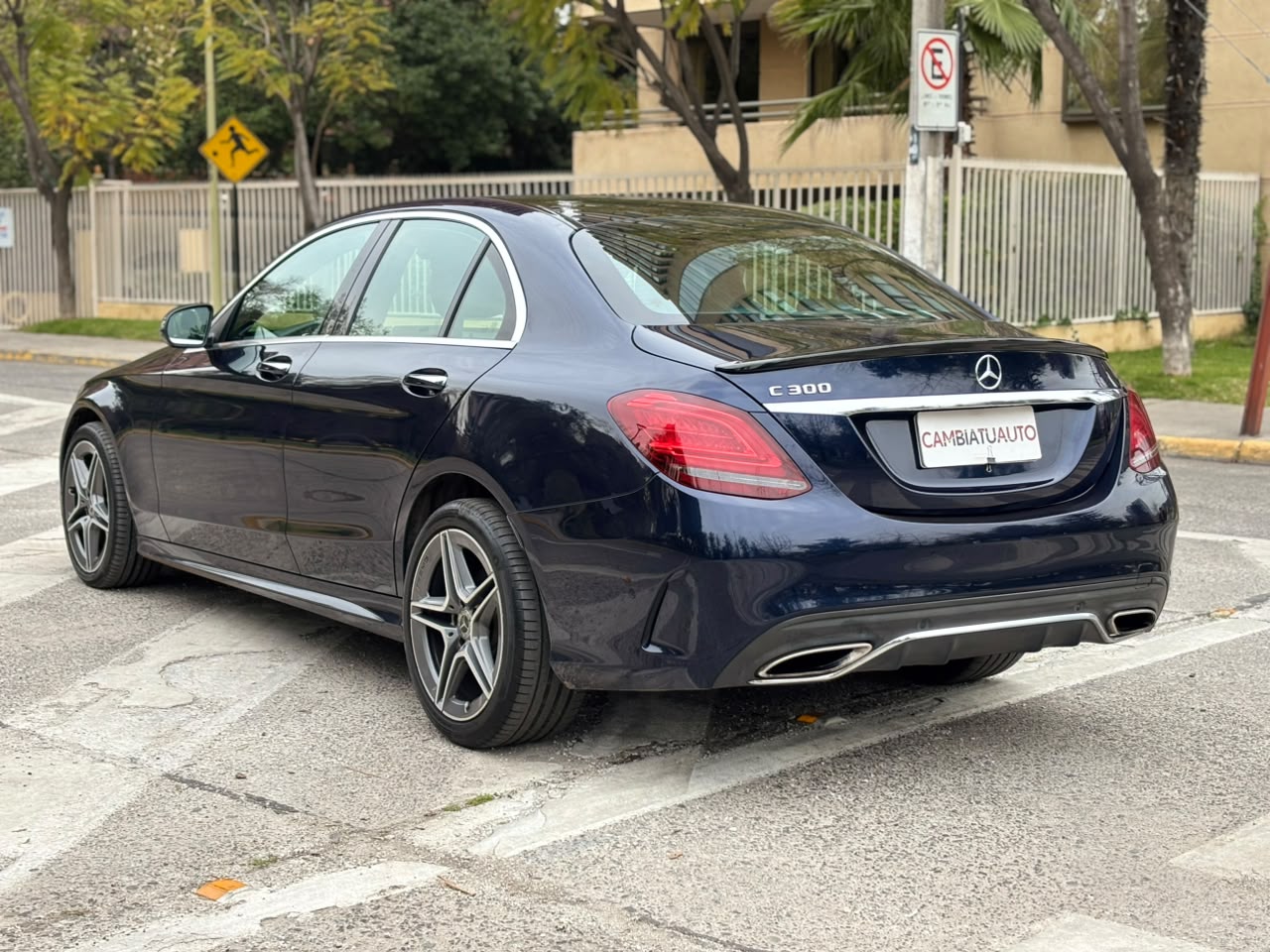 Mercedes-Benz C300 — foto 6 de 28