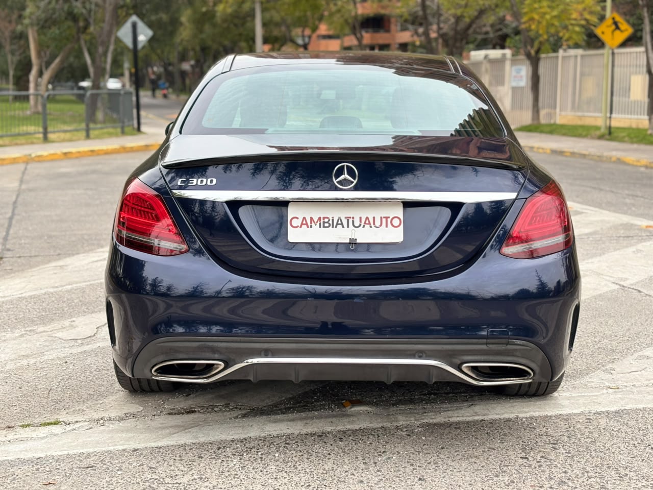 Mercedes-Benz C300 — foto 5 de 28