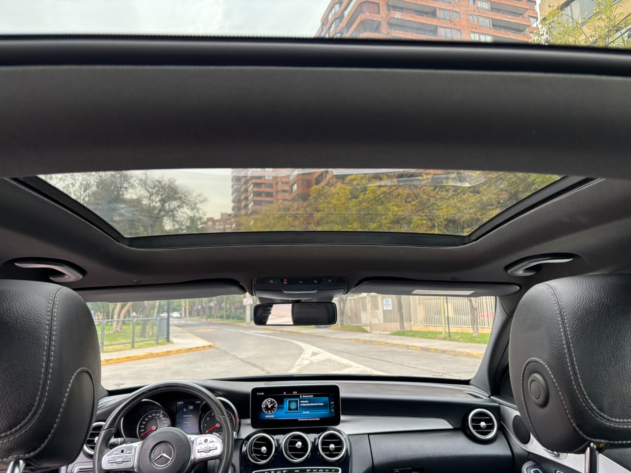 Mercedes-Benz C300 — foto 23 de 28