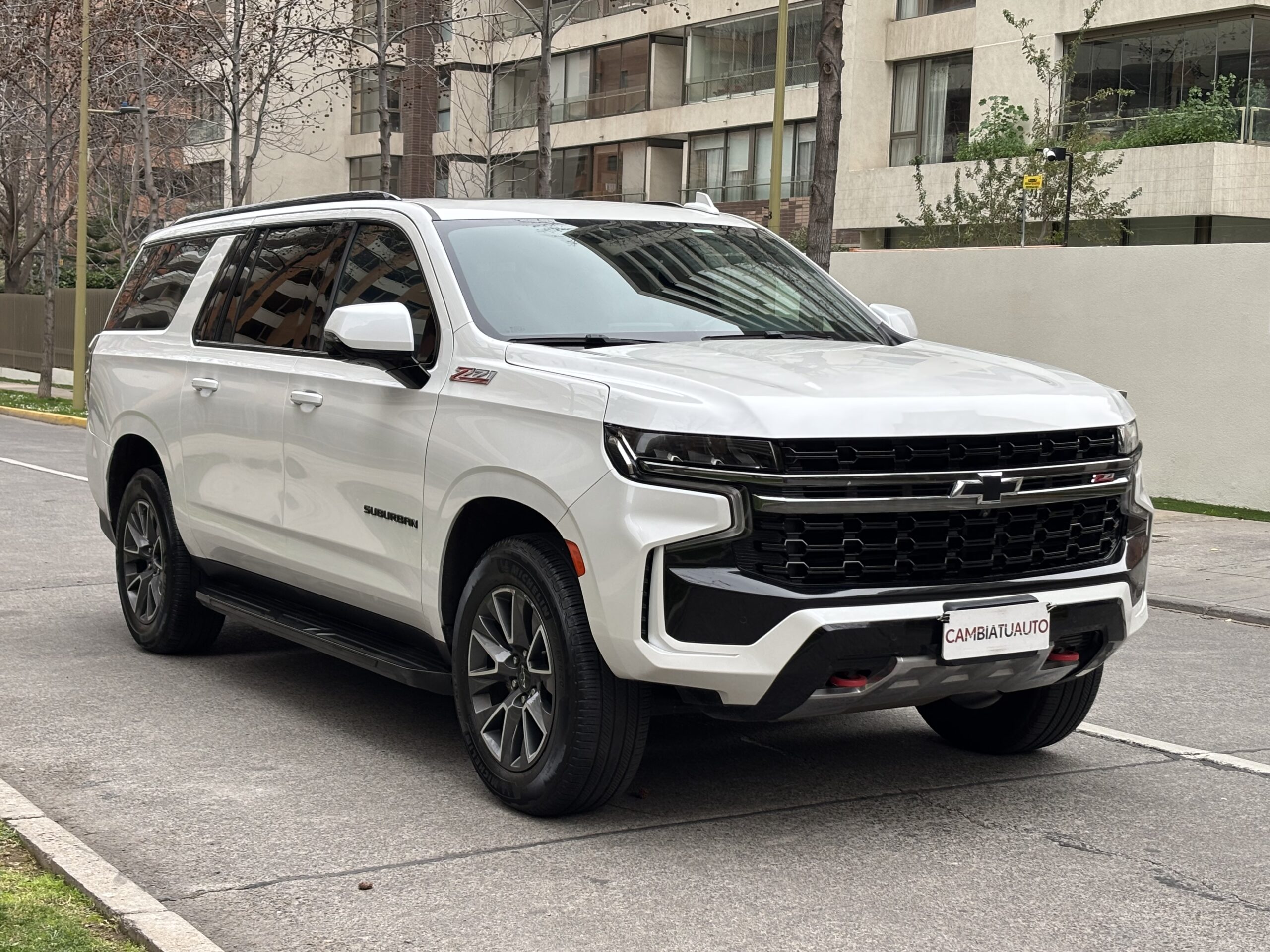 Chevrolet Suburban 5.3 Z71 — foto 3 de 27