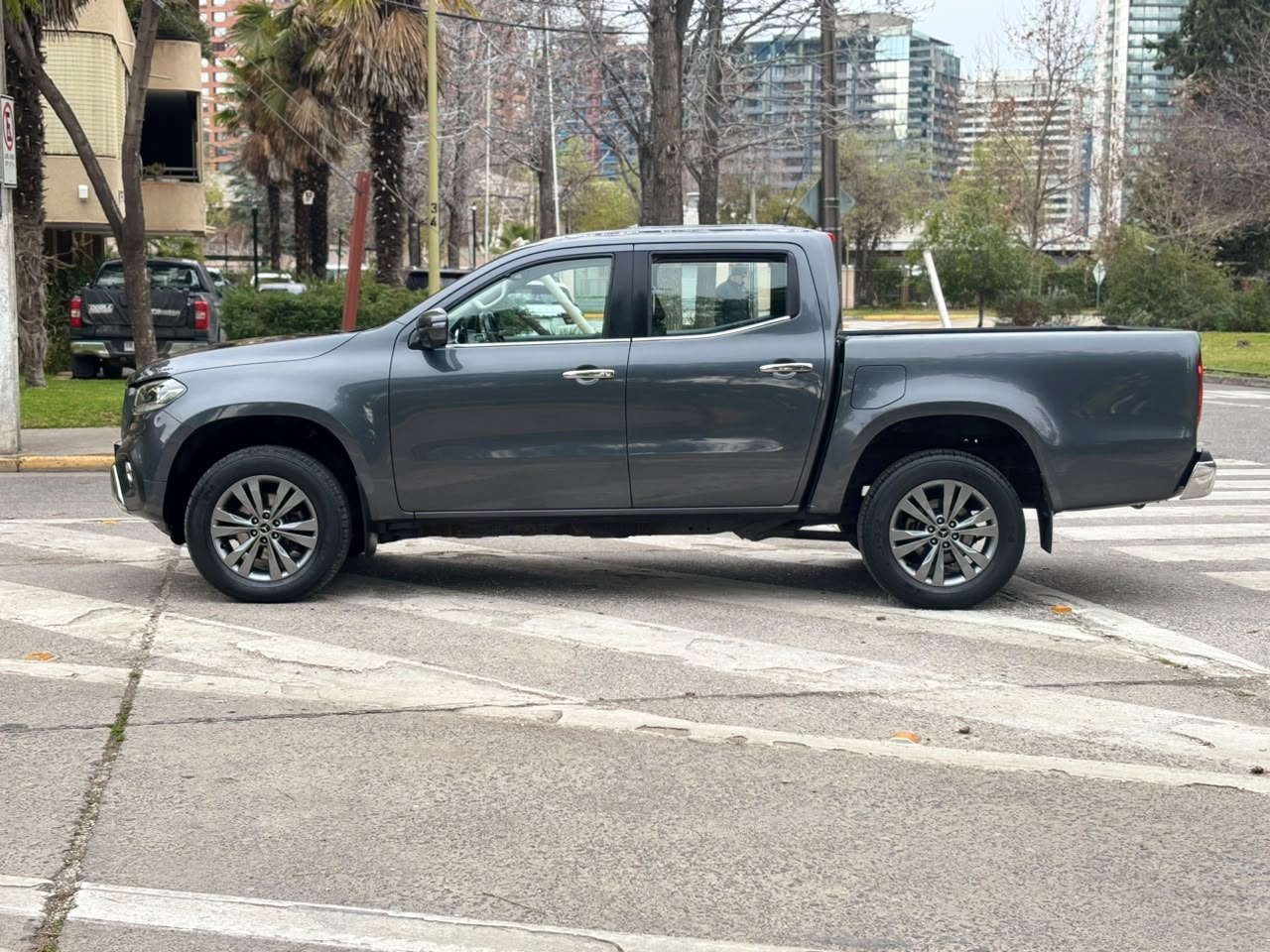 Mercedes-Benz X250D — foto 7 de 23