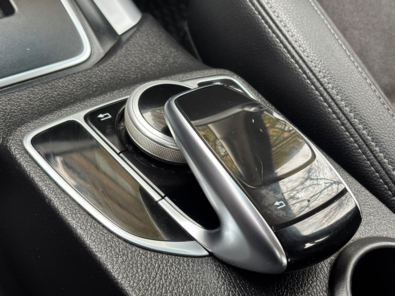Mercedes-Benz X250D — foto 18 de 23