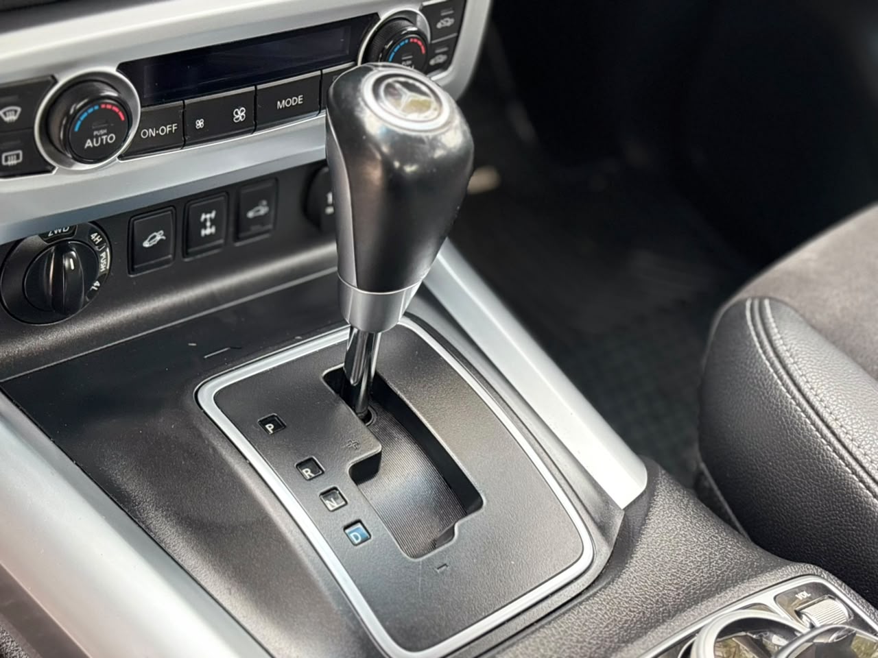 Mercedes-Benz X250D — foto 19 de 23