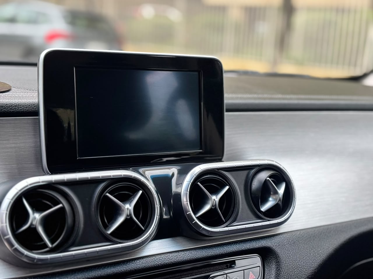 Mercedes-Benz X250D — foto 20 de 23