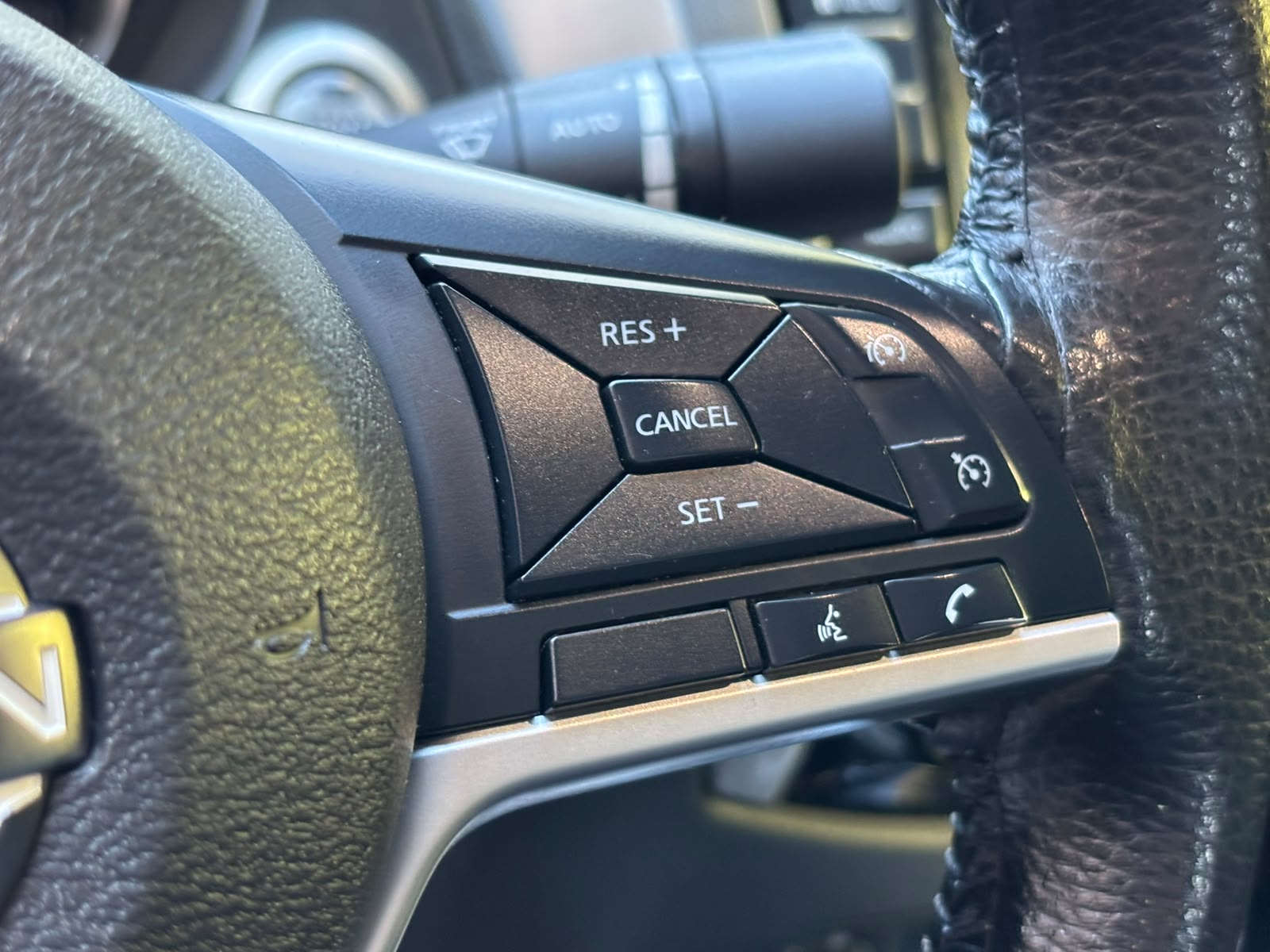 Nissan Navara 2.3 Platinum — foto 15 de 25