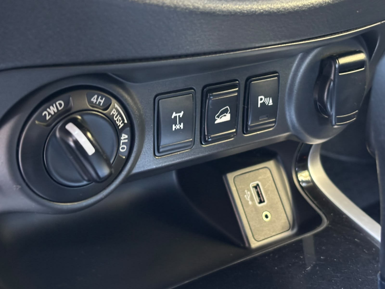 Nissan Navara 2.3 Platinum — foto 16 de 25