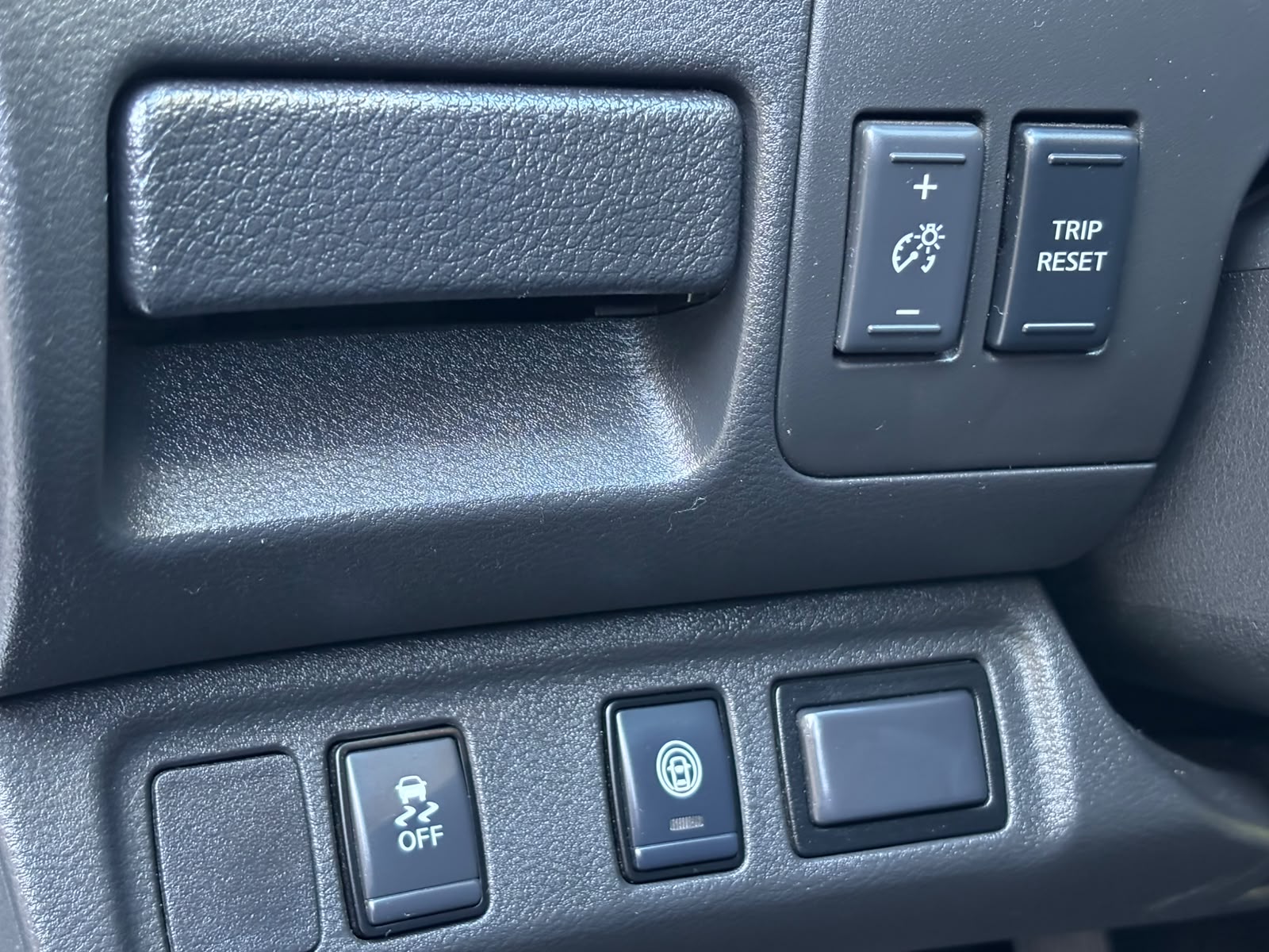 Nissan Navara 2.3 Platinum — foto 13 de 25