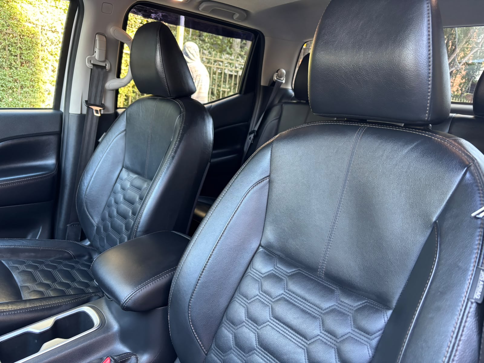 Nissan Navara 2.3 Platinum — foto 11 de 25