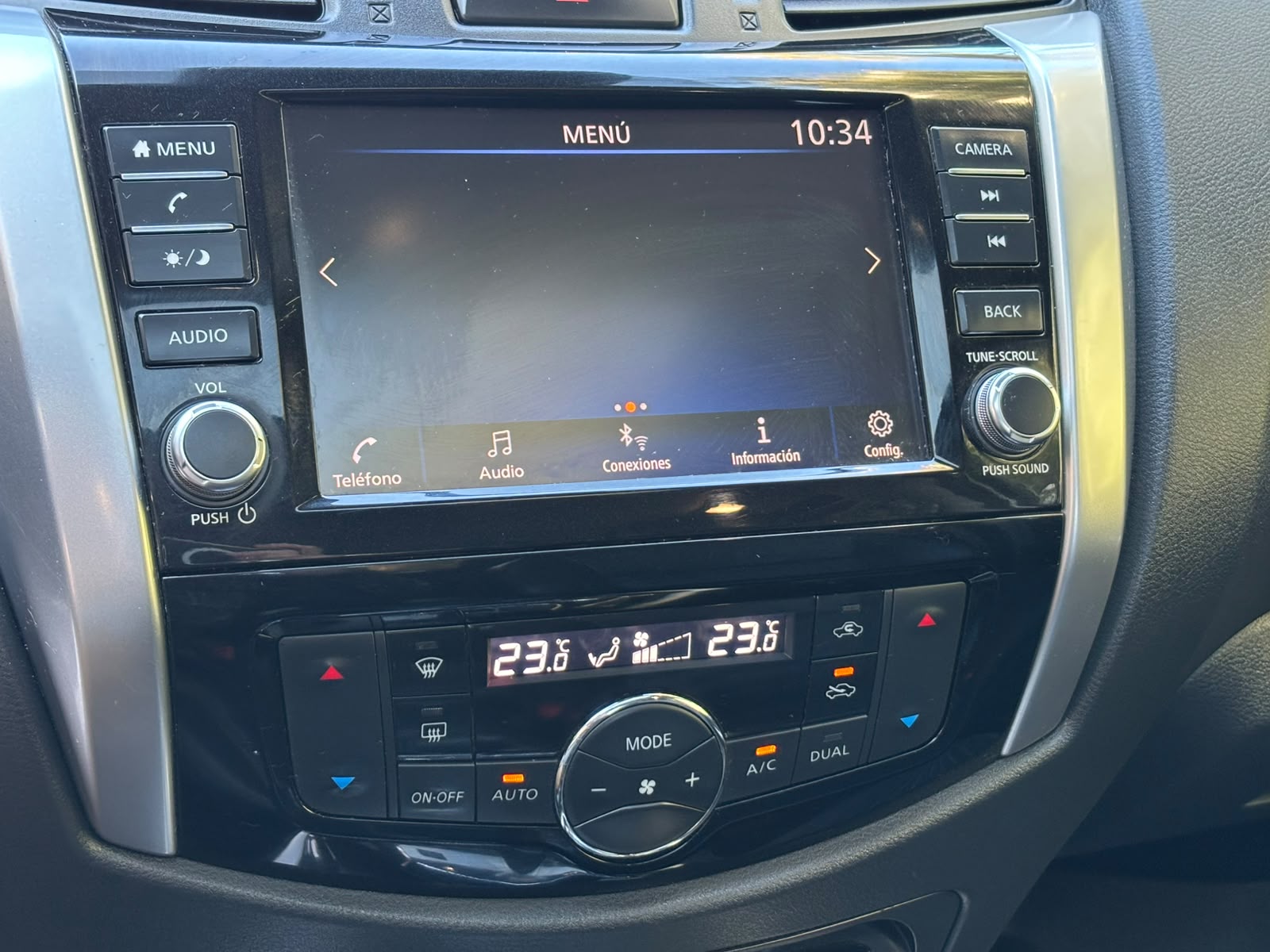 Nissan Navara 2.3 Platinum — foto 22 de 25