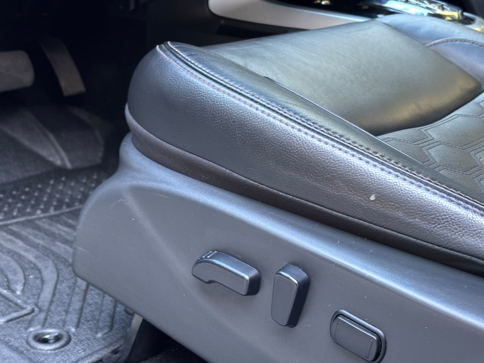 Nissan Navara 2.3 Platinum — foto 19 de 25