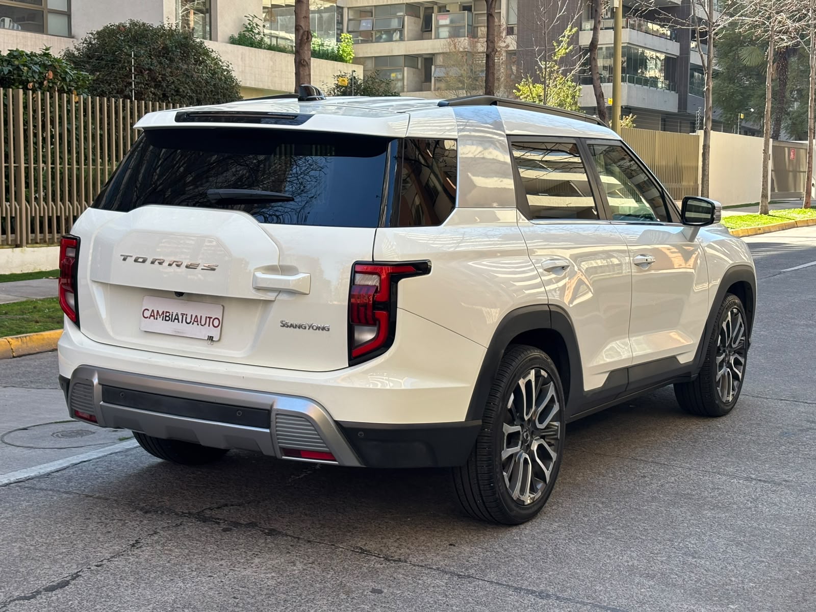 SsangYong Torres 1.5 Limited Plus — foto 4 de 22
