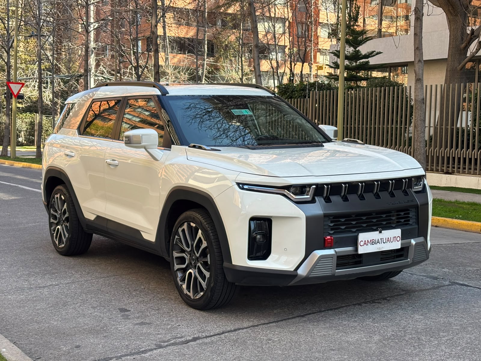 SsangYong Torres 1.5 Limited Plus — foto 3 de 22