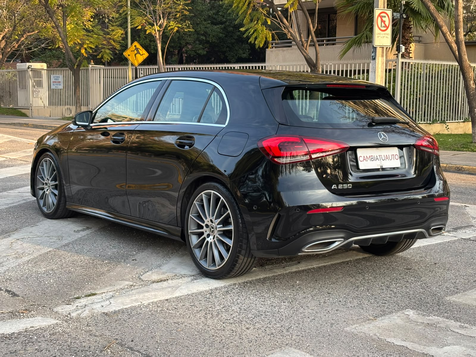 Mercedes-Benz A250 — foto 6 de 25