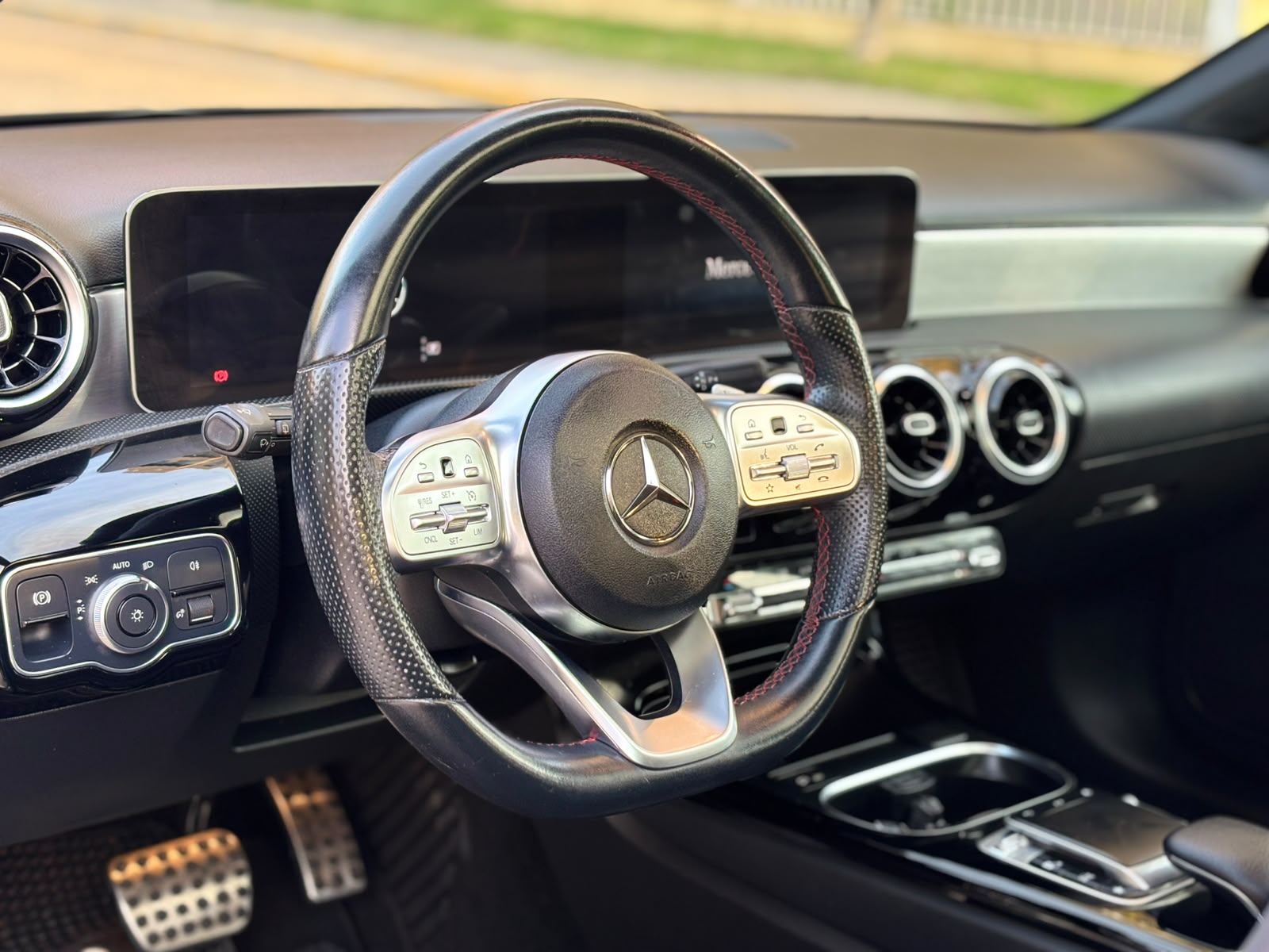 Mercedes-Benz A250 — foto 11 de 25