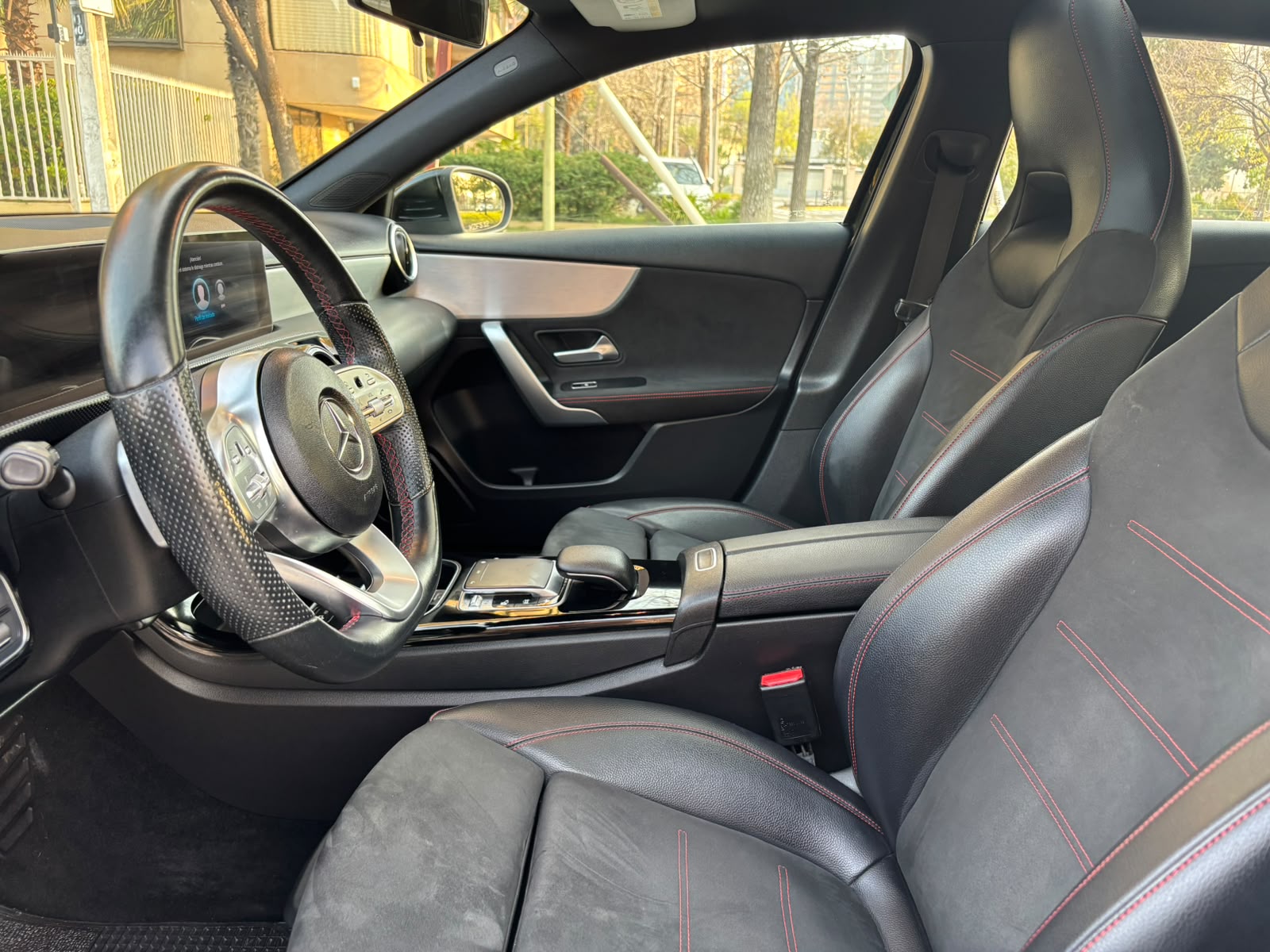 Mercedes-Benz A250 — foto 13 de 25