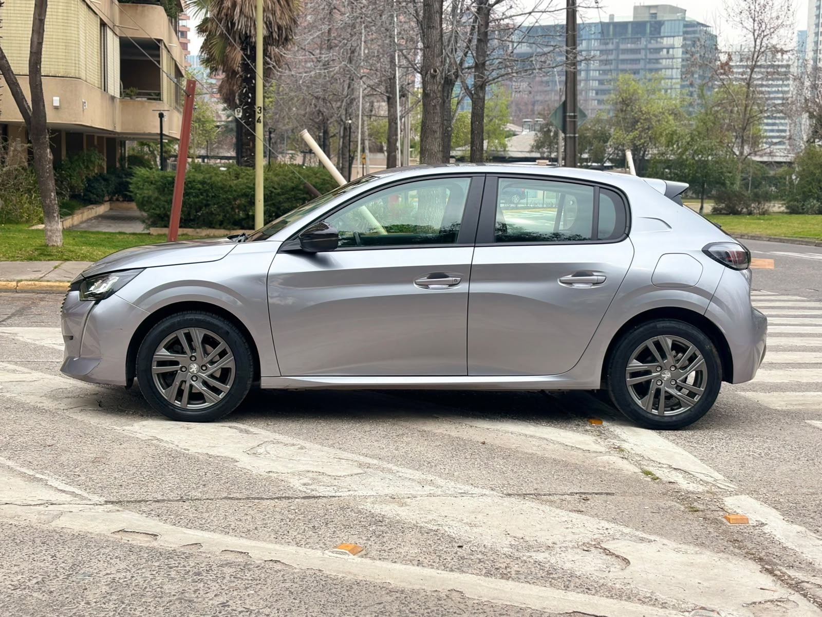 Peugeot 208 1.5 Active Pack Blue Hdi — foto 7 de 20