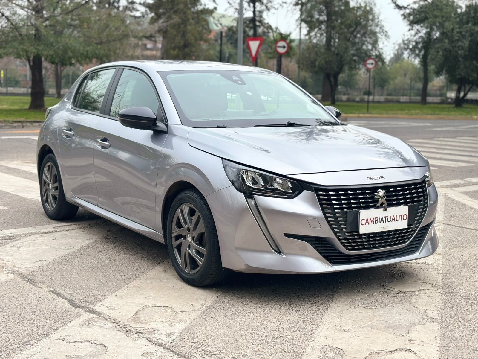 Peugeot 208 1.5 Active Pack Blue Hdi — foto 3 de 20