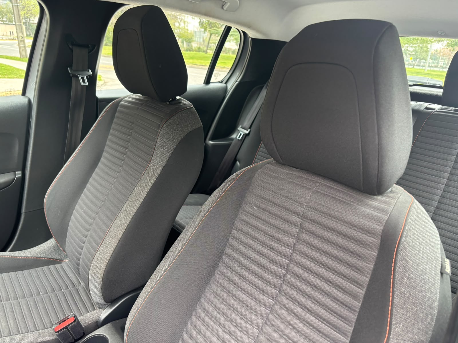 Peugeot 208 1.5 Active Pack Blue Hdi — foto 17 de 20