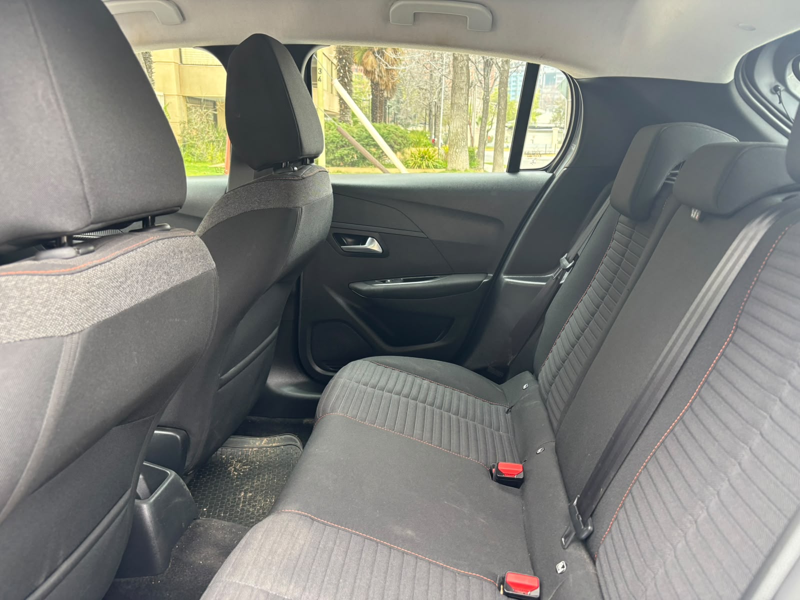 Peugeot 208 1.5 Active Pack Blue Hdi — foto 18 de 20