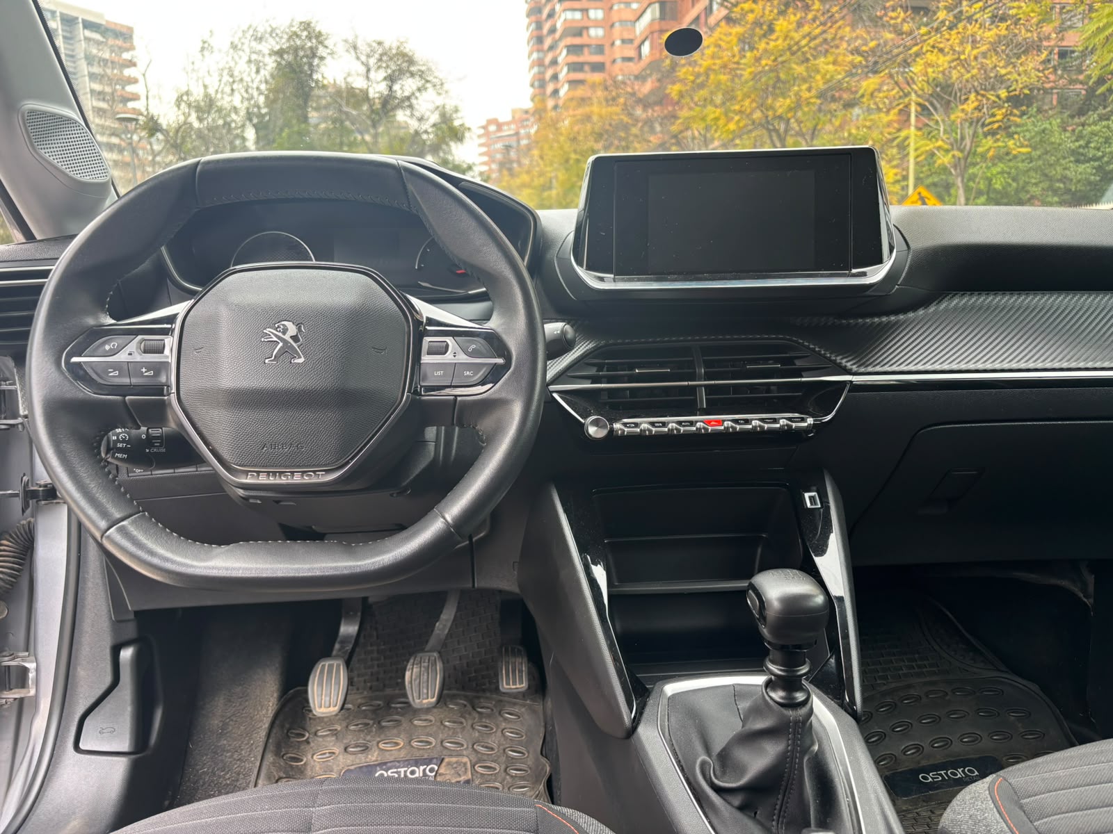 Peugeot 208 1.5 Active Pack Blue Hdi — foto 12 de 20